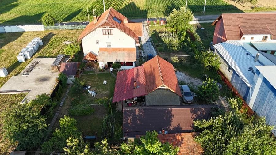 Casă cu 6 camere cu Teren 6355 Mp în Râu Bărbat