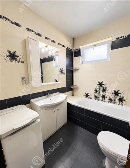 Apartament cu 3 camere decomandat, mobilat în Turnișor