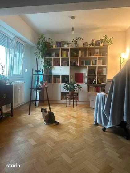 Apartament cu 3 camere decomandat în Titan