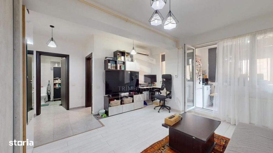 Apartament cu 2 camere semidecomandat în Roșu