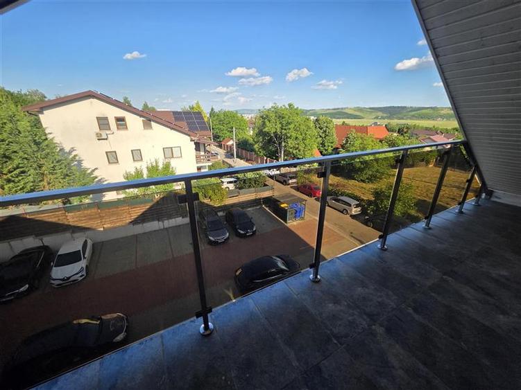 Apartament cu 3 camere decomandat, mobilat în Aeroport