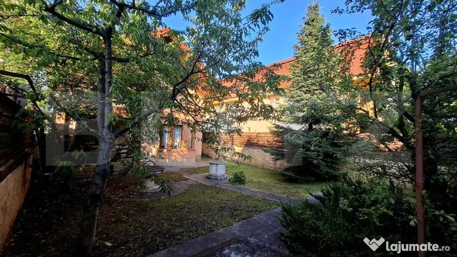 Casă cu 7 camere cu Teren 500 Mp în Bună Ziua