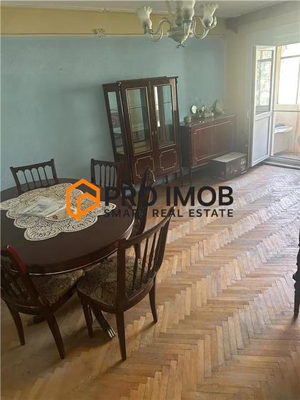 Apartament cu 3 camere decomandat în Est