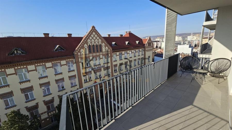 Apartament cu 2 camere semidecomandat, mobilat în Central