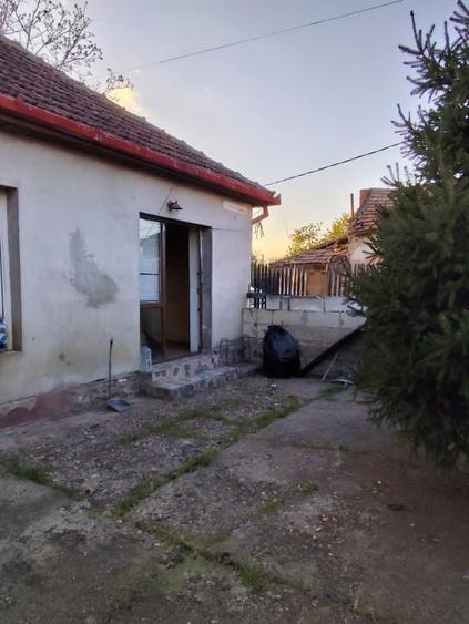 Casă individuală cu 3 camere cu Canalizare în Ronaț