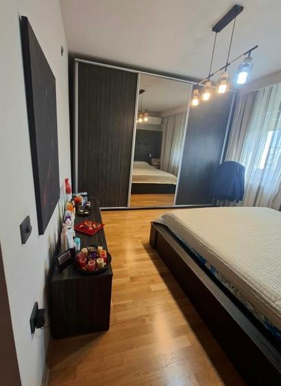 Apartament cu 4 camere în Vitan Mall