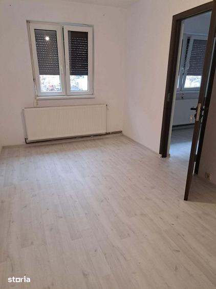 Apartament cu 2 camere semidecomandat în Micro 15