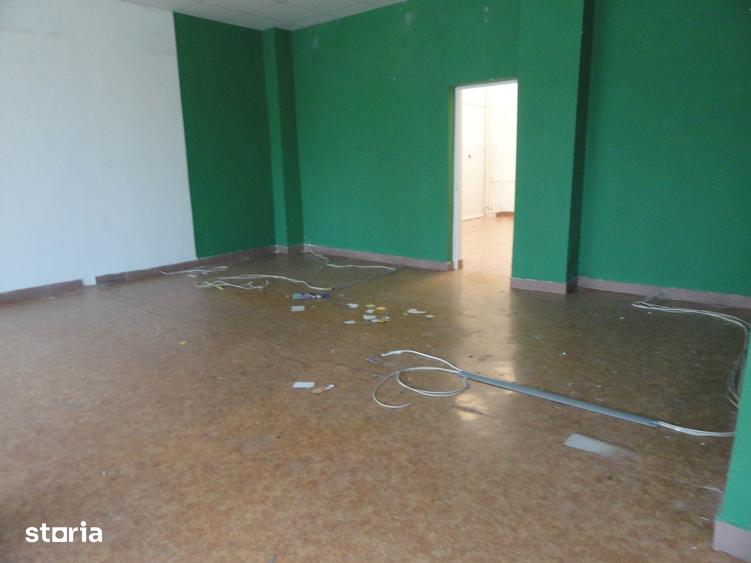 Spațiu comercial, de 146 mp, în Intim