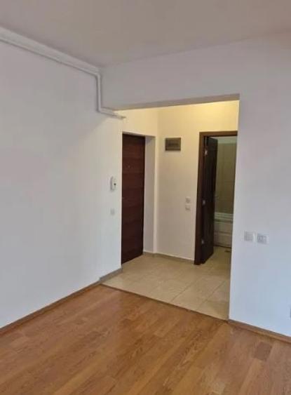 Apartament cu 2 camere semidecomandat în Eroii Revoluției