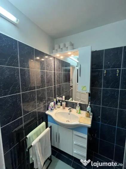 Casă cu 10 camere cu Teren 625 Mp în Păușești