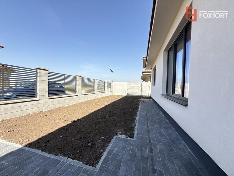 Casă individuală cu 5 camere cu Teren 1033 Mp în Săcălaz