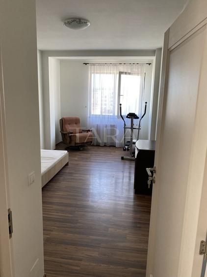 Apartament cu 3 camere semidecomandat, mobilat în Florești