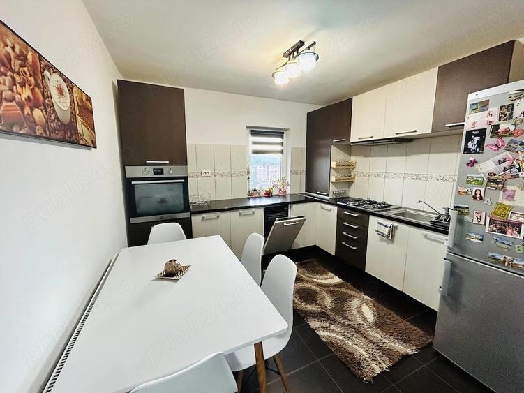 Apartament cu 3 camere decomandat în Central