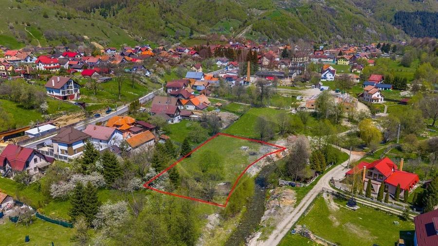 Teren Construcții intravilan de 1805 mp, în Moieciu de Jos