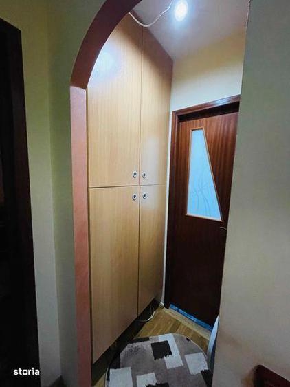 Apartament cu 3 camere semidecomandat, mobilat în Alexandru Obregia