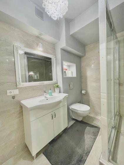 Apartament cu 3 camere decomandat, mobilat în Central