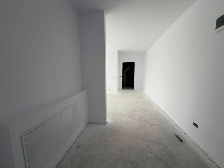 Apartament cu 3 camere semidecomandat în Central