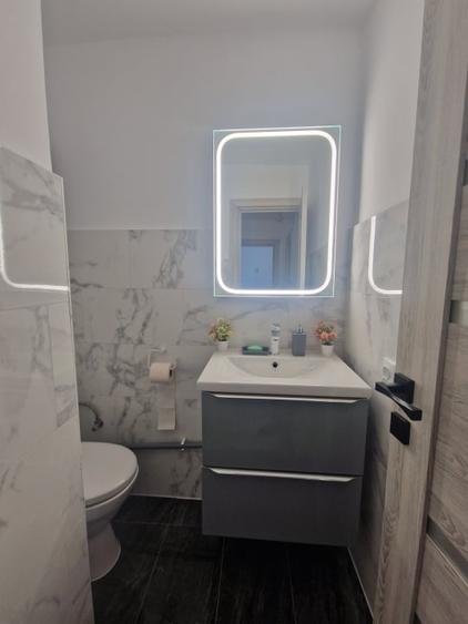 Apartament cu 3 camere decomandat în Plopilor