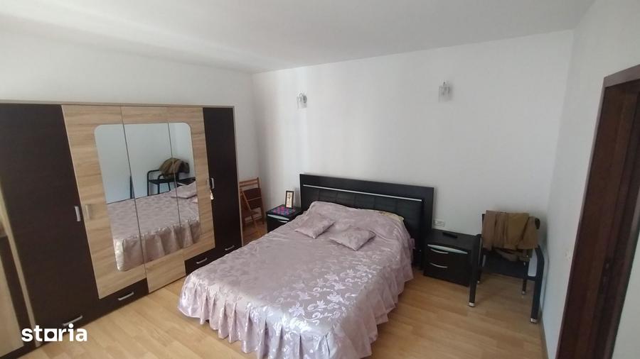 Casă cu 5 camere cu Teren 270 Mp în Adamclisi