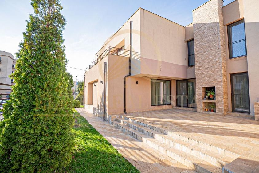 Casă individuală cu 5 camere cu Canalizare în Nord