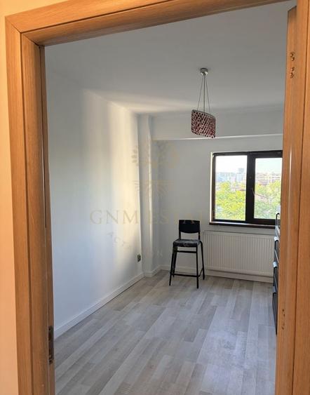 Apartament cu 3 camere decomandat, mobilat în Tineretului