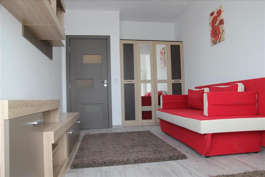 Apartament cu 2 camere semidecomandat în Exterior Sud