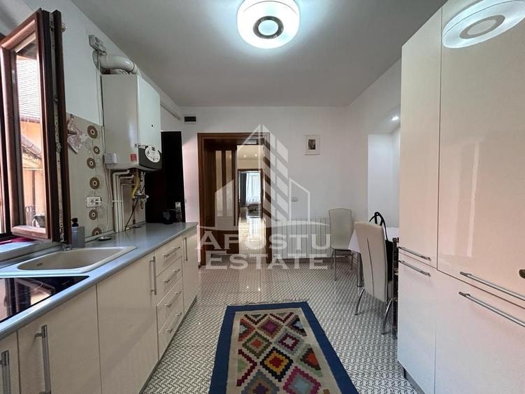 Apartament cu 2 camere semidecomandat, mobilat în P-ța Unirii