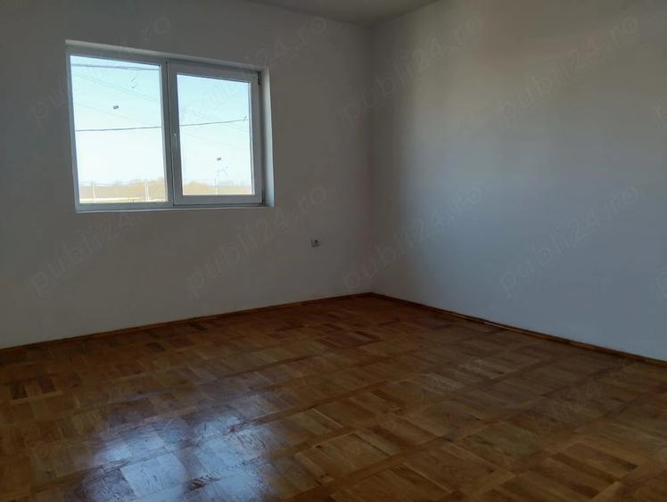 Casă cu 3 camere cu Teren 1000 Mp în Central