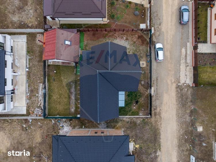 Casă cu 5 camere cu Teren 500 Mp în Central