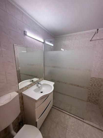 Apartament cu 3 camere , zona Rogerius - 7