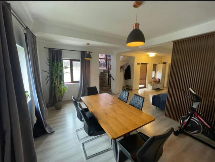 Casă cu 4 camere cu Teren 290 Mp în Lăpuș