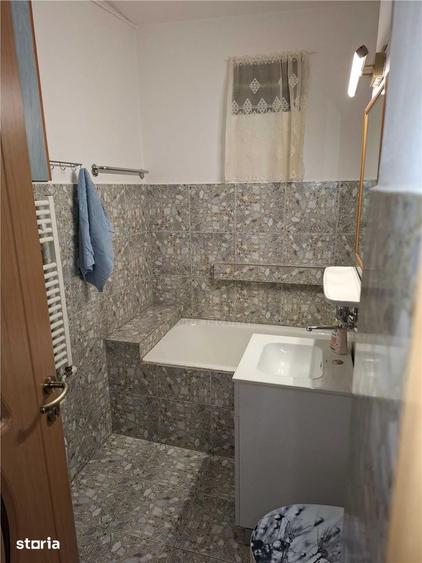 Garsonieră decomandată în Lunei