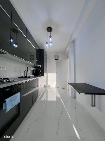 Apartament cu 3 camere semidecomandat în Central