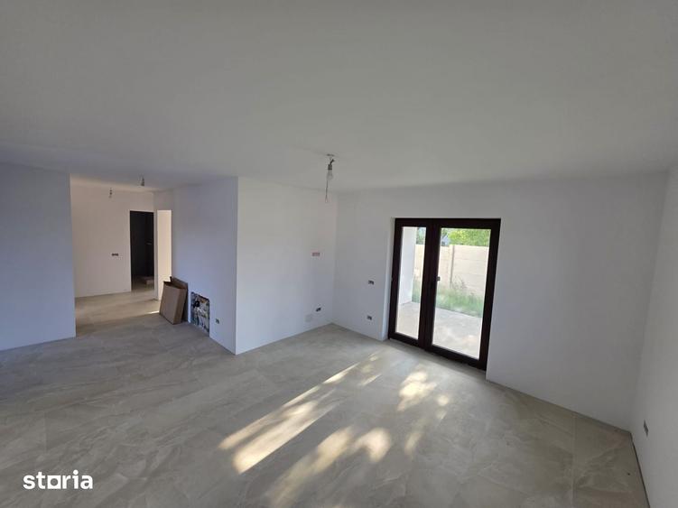 Casă cu 2 camere cu Teren 450 Mp în Cetate