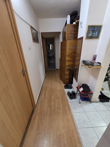 Apartament cu 4 camere decomandat în Lipovei