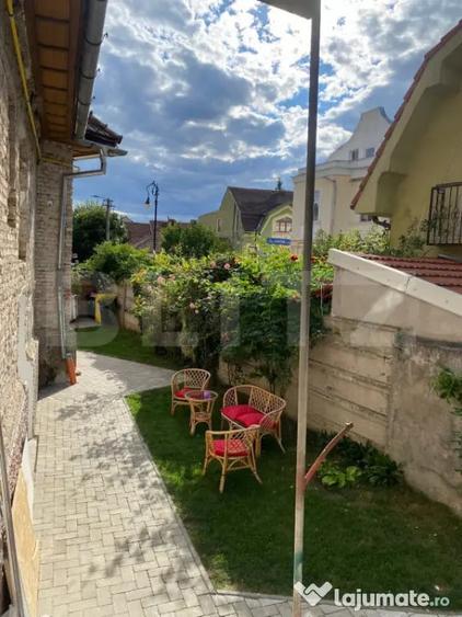 Apartament cu 2 camere decomandat, mobilat în Central