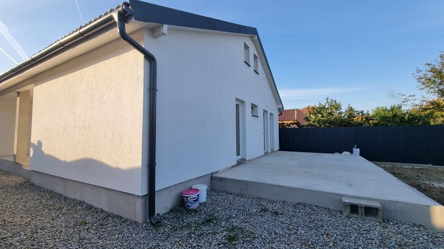 Casă individuală cu 4 camere cu Teren 645 Mp în Lazuri