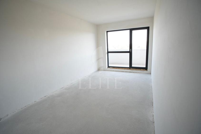 Apartament cu 4 camere semidecomandat în Zorilor