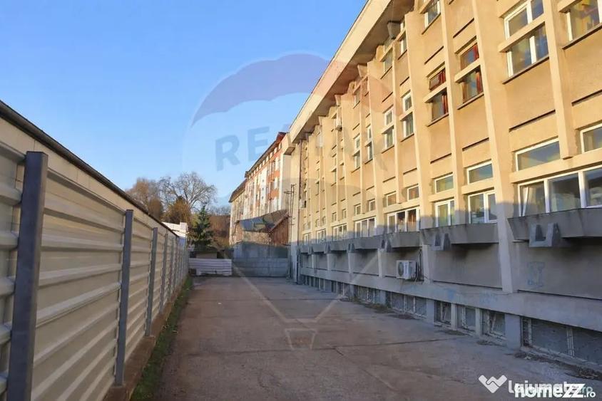 Spațiu comercial, de 200 mp, în Central