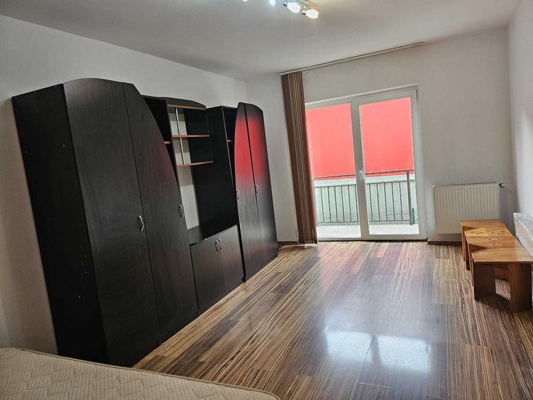 Apartament cu 2 camere decomandat în Florești