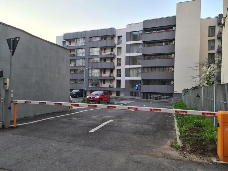 Apartament cu 2 camere decomandat în Lacul Tei