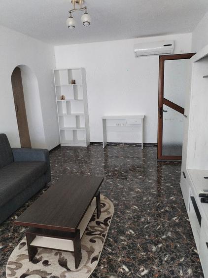 Apartament cu 2 camere semidecomandat în Micro 14