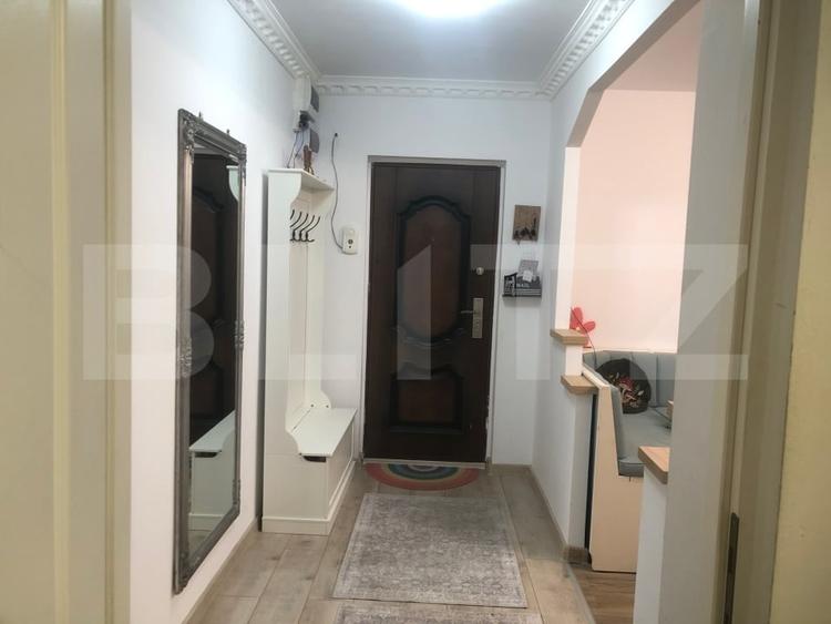 Apartament cu 3 camere decomandat, mobilat în Micro 17