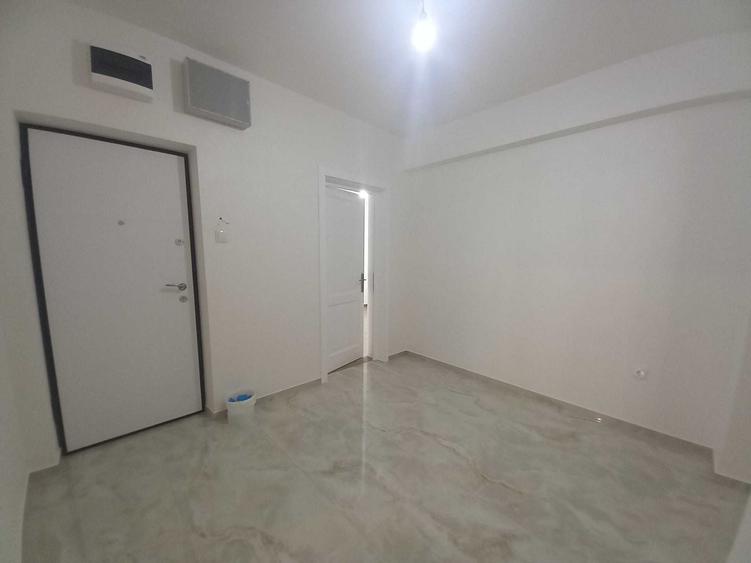 Apartament cu 4 camere decomandat în Exterior Vest