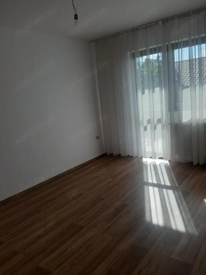 Casă cu 4 camere cu Teren 180 Mp în Central