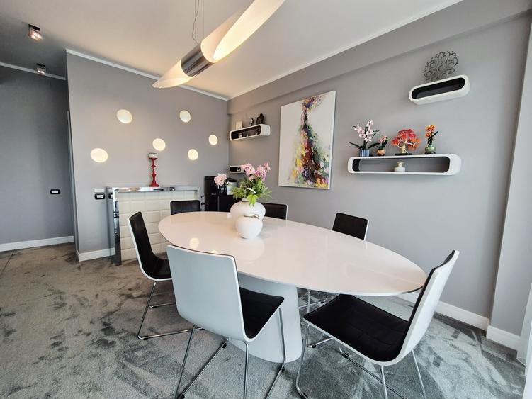 Apartament cu 4 camere decomandat în Primo