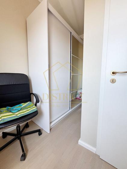 Apartament cu 3 camere semidecomandat, mobilat în Giroc
