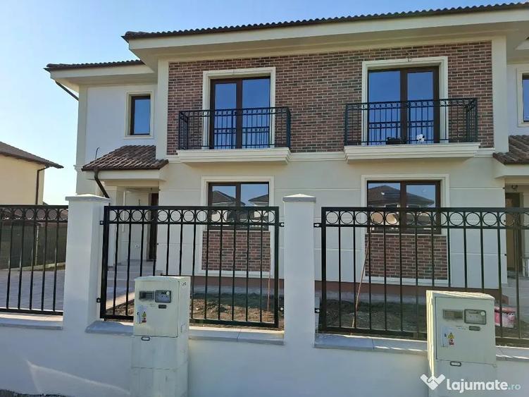 Apartament cu 5 camere decomandat în Dumbrăvița