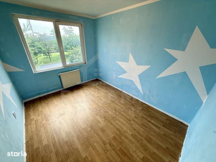 Apartament cu 4 camere decomandat în Astra