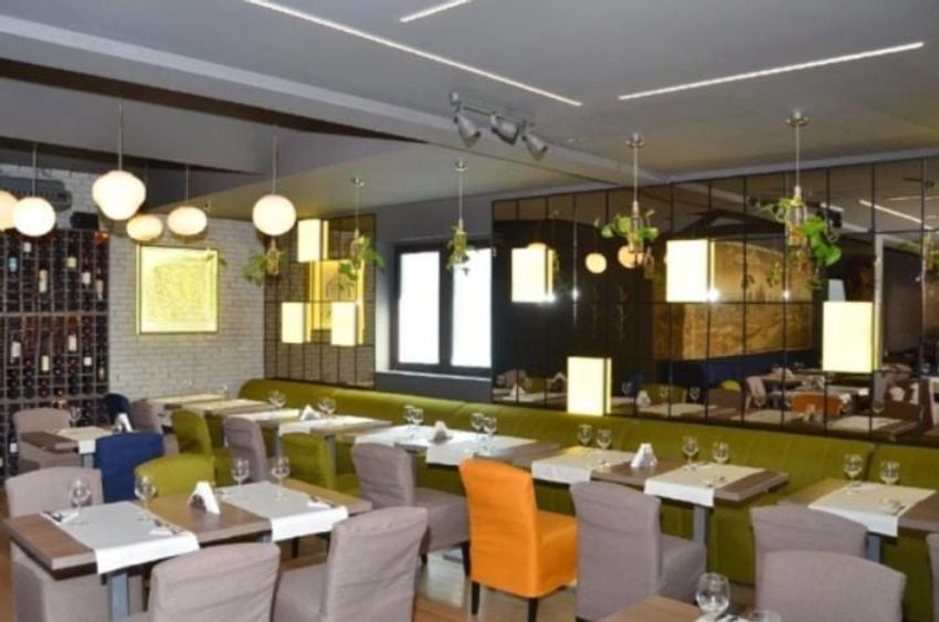 Spațiu comercial, de 310 mp, în Rosetti